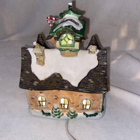 Disney Holiday Disney Brass Key Christmas Village Ye Ole Candy Shop